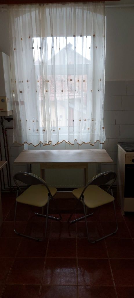 Particular,închiriez apartament 2 camere , zona Filarmonica Brasov.