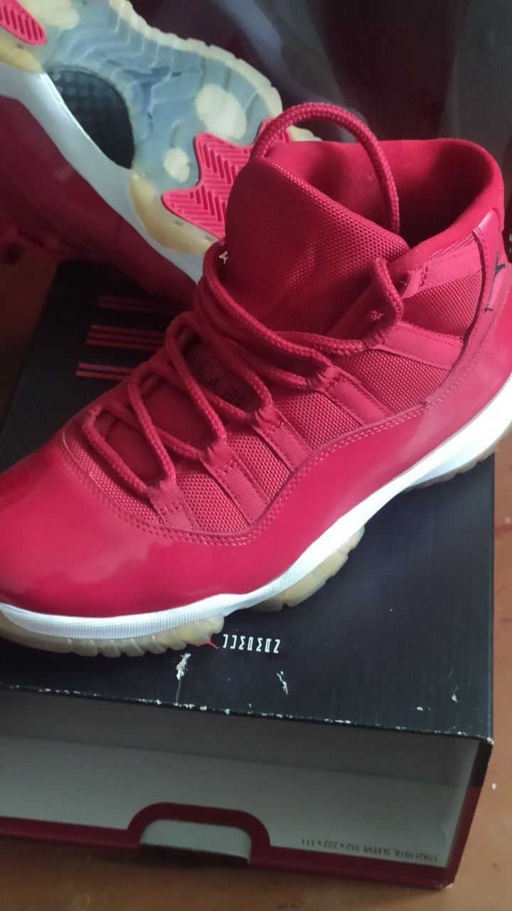 Продам кроссовки AIR Jordan 11 RETRO