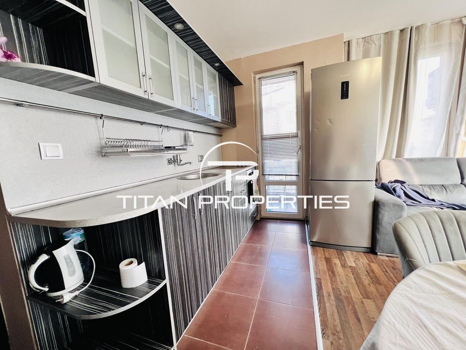 Дава се под наем Двустаен апартамент в Бургас, Сарафово - 68 кв.м за 382.5 € - Снимка #3