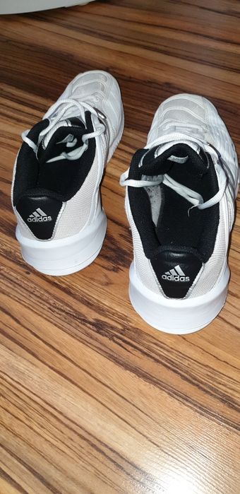 Adidas Оригинал 38номер дамски маратонки перфектно  състояние- 60лв