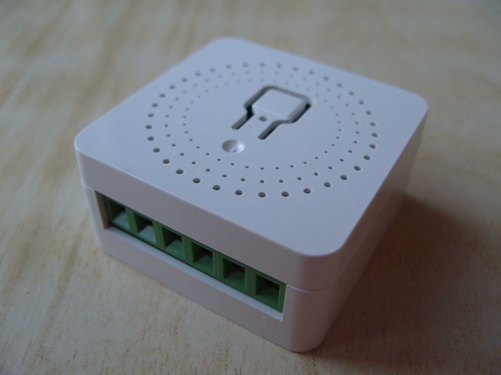 Миниатюрен Wi-Fi превключвател Aubess. 220V, 16A. Българско упътване