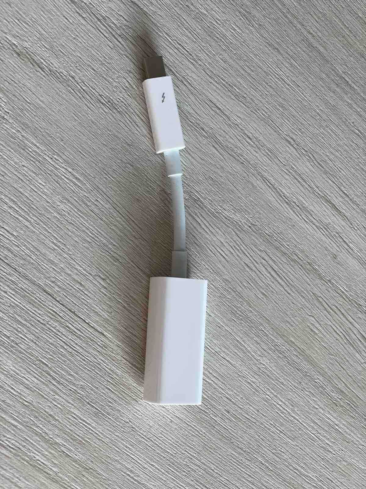 Apple Thunderbolt към Gigabit Ethernet адаптер