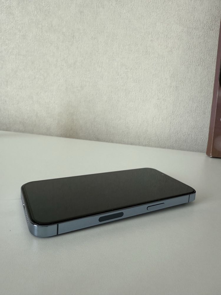Смартфон Apple iPhone 13 Pro 256Gb голубой