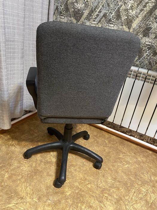 Продам офисное кресло