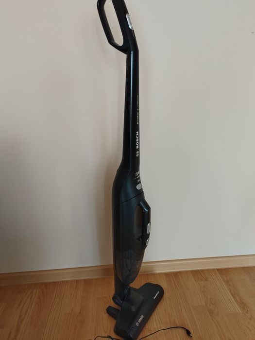 Aspirator Bosch vertical 18V