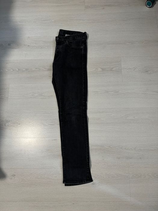 Мъжки дънки на H&M