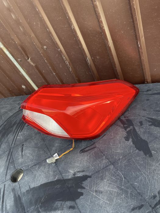 Lampa / stop dreapta spate ford focus mk4 berlina