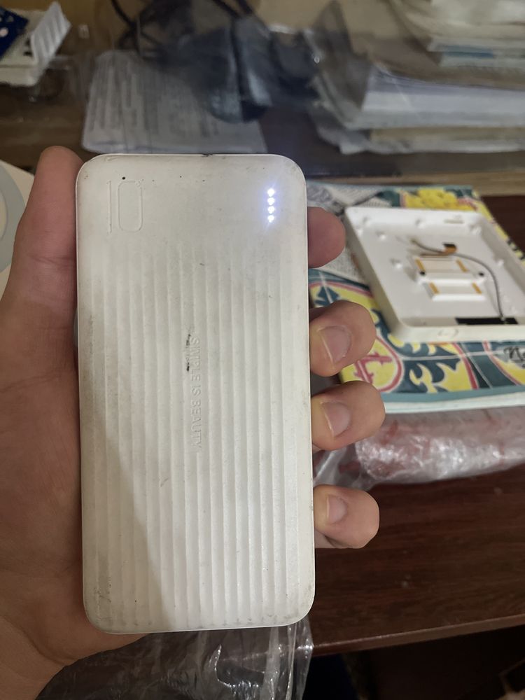 Power bank sotiladi