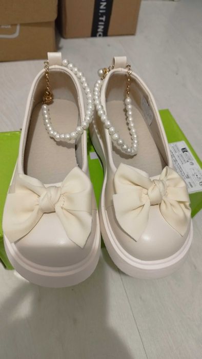 Pantofi albi pt fete
