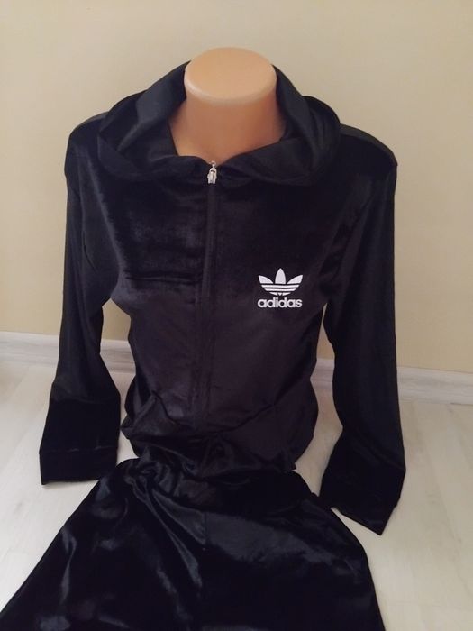 Trening dama Adidas din catifea, S.