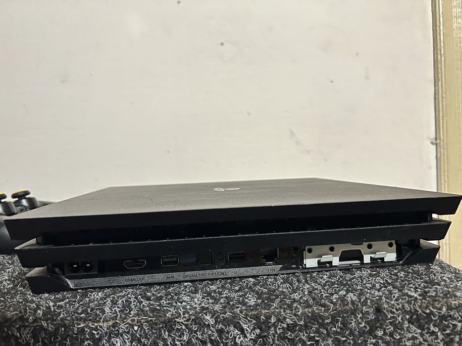 PlayStation 4 pro 1 TB