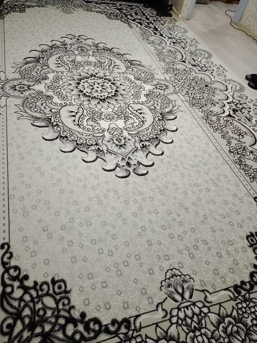 Продается ковер в очень хорошем качестве