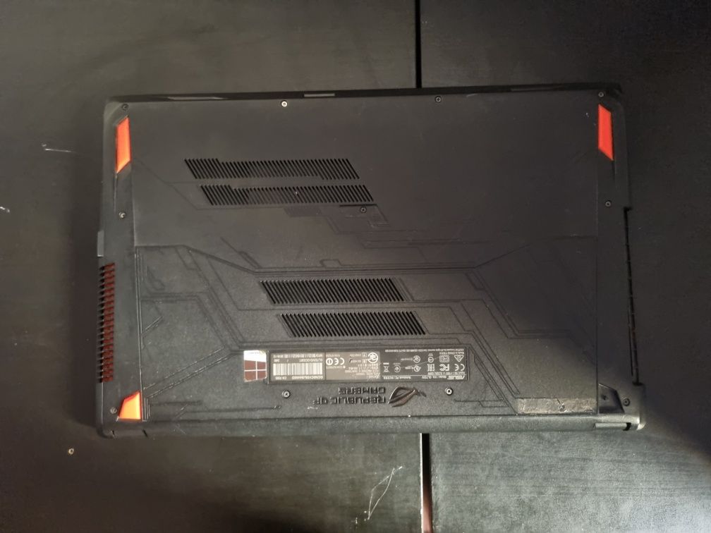 Laptop Asus  STRIX  DE PIESE