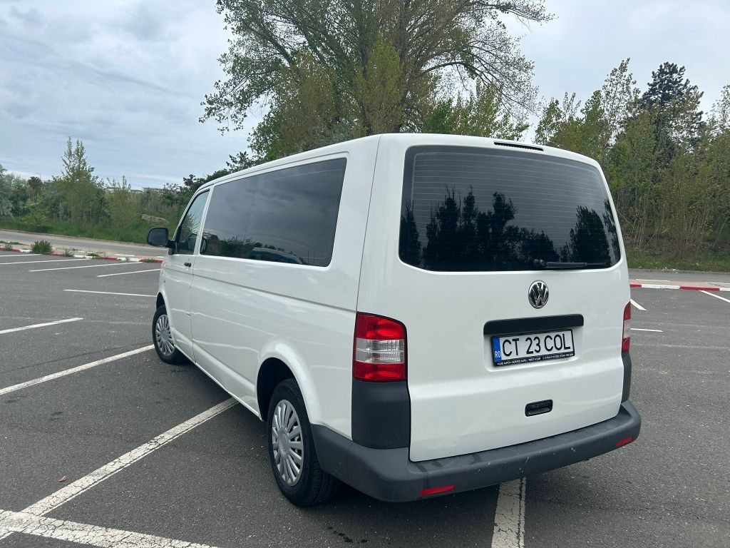 Vând VW transporter 7+1