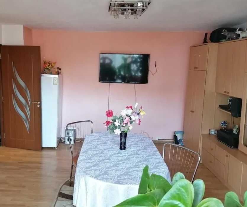 Дава се под наем Тристаен апартамент в Пловдив, Център - 72 кв.м за 193.8 € - Снимка #2