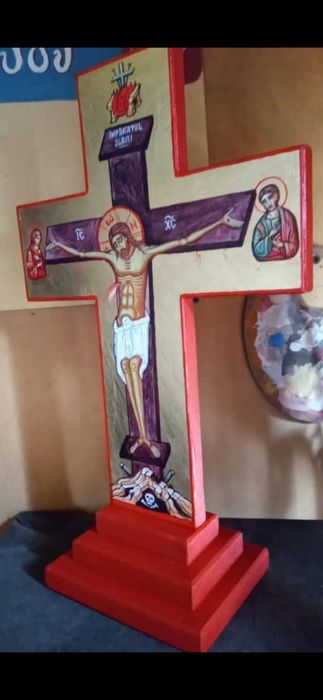 Cruce din lemn cu suport detașabil 34cm/21 cm pictata manual