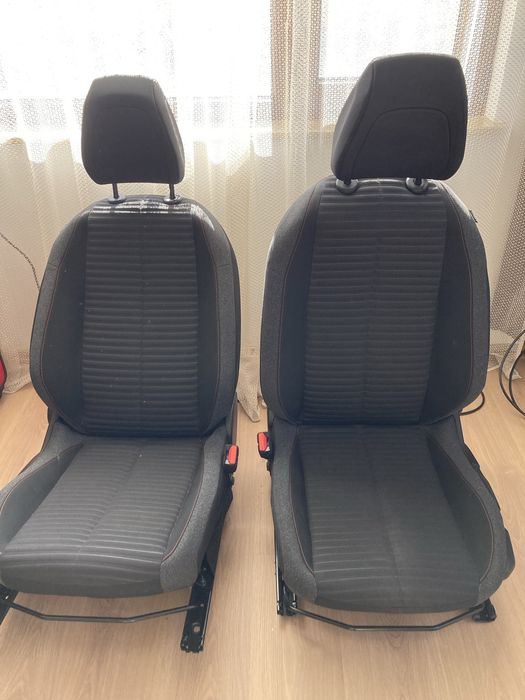 Предни седалки за Пежо 208