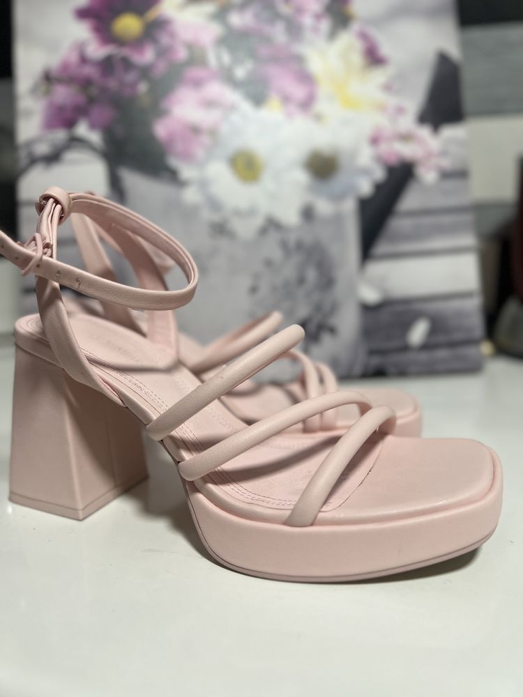 Sandale Stradivarius
