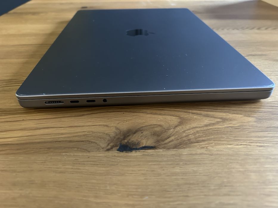 MacBook Pro 16” A2485 M1 PRO 10 CPU, 16 GPU, 32GB RAM, 512GB SSD