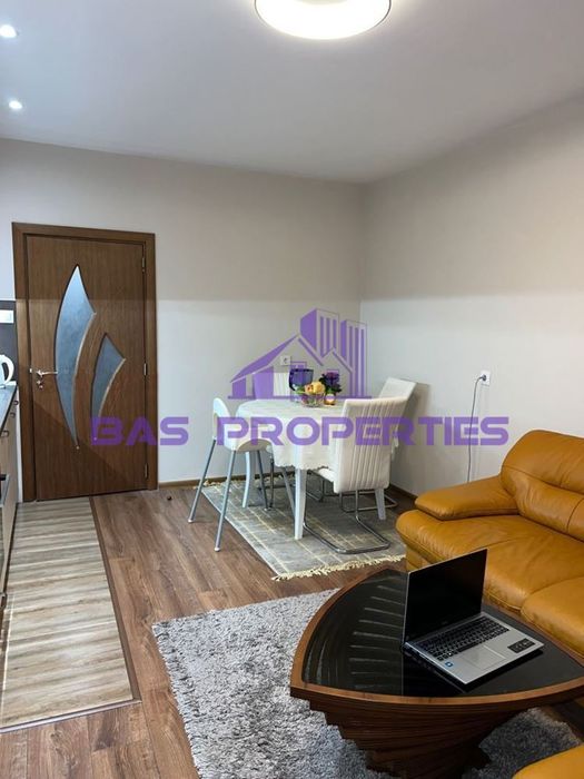 Продава се Тристаен апартамент в София, Изток - 70 кв.м за 3500 €/кв.м - Снимка #1