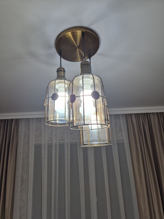 Люстра отдадим с лампочкай