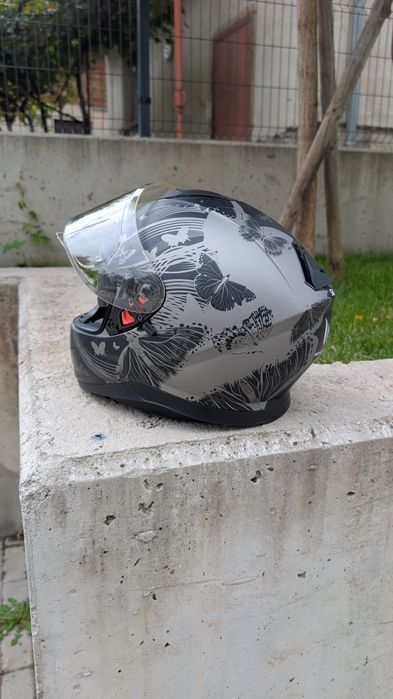 Дамска каска MT helmets размер S