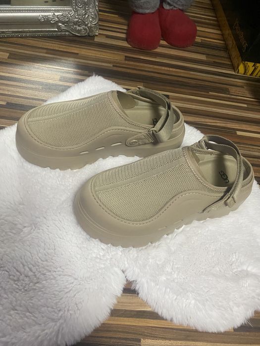 Saboti / papuci / sandale UGG barbati