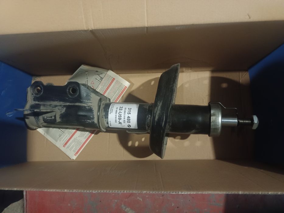 Продам б/у амортизаторы