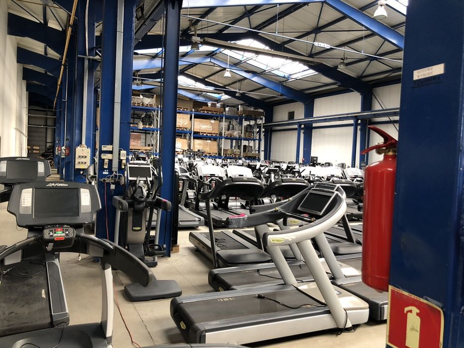 Depozit aparate fitness technogym