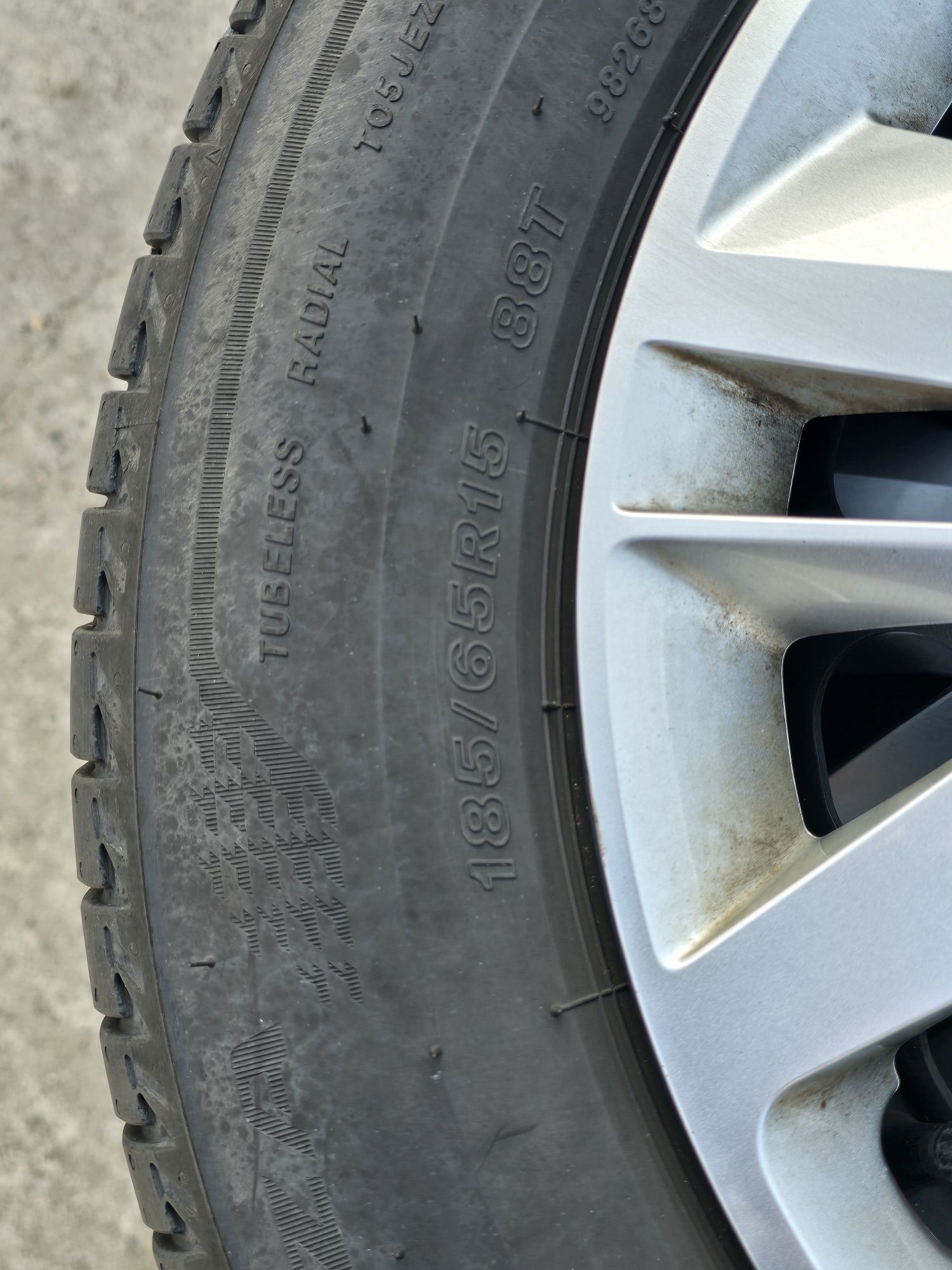 4 Броя 185/65/15 Bridgestone 2x7,5mm 2x6mm 22dot