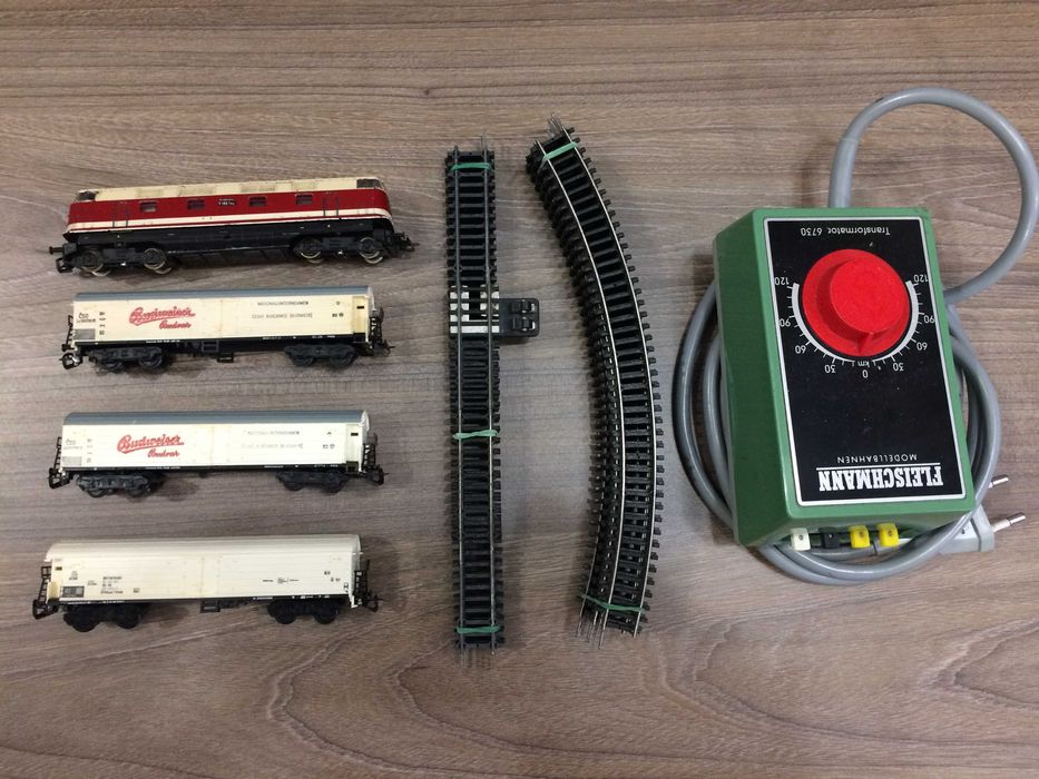 Влакчета Пико, 2 комплекта, в мащаб ТТ + захранвания.