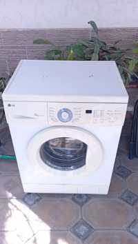 Продается стиральная машина фирмы LG на металл или на запчасти