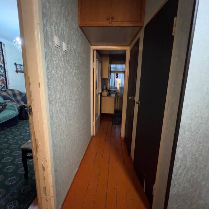 Продается квартира на Юнусабаде Бадамзаре 3/3/5 70 м2