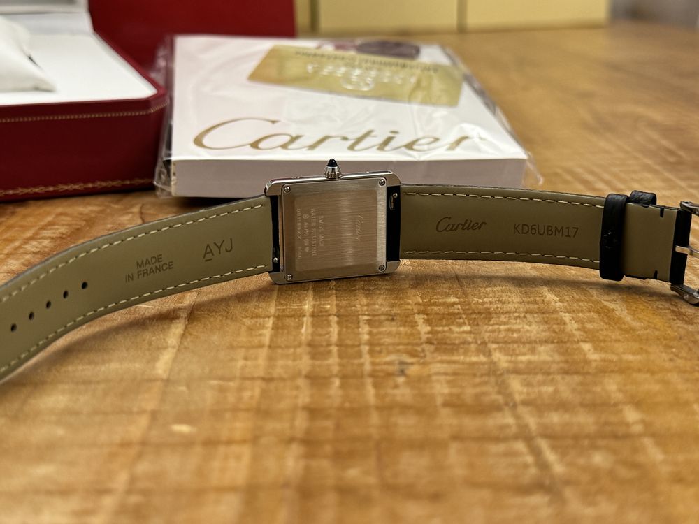 Часы Cartier Tank