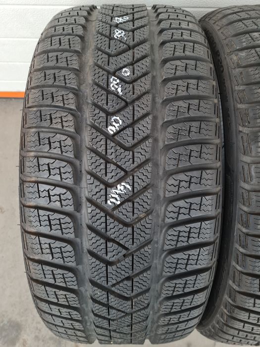 Зимни гуми 2 броя PIRELI SottoZero3 245 30 R20 дот 3817