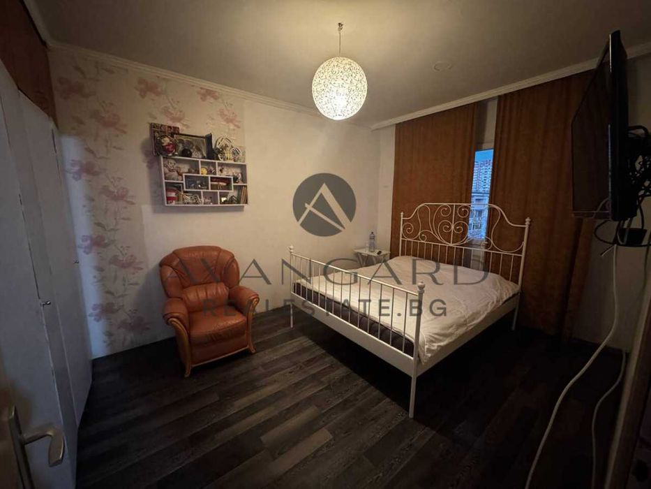 Продава се Тристаен апартамент в Пловдив, Изгрев - 80 кв.м за 950 €/кв.м - Снимка #4