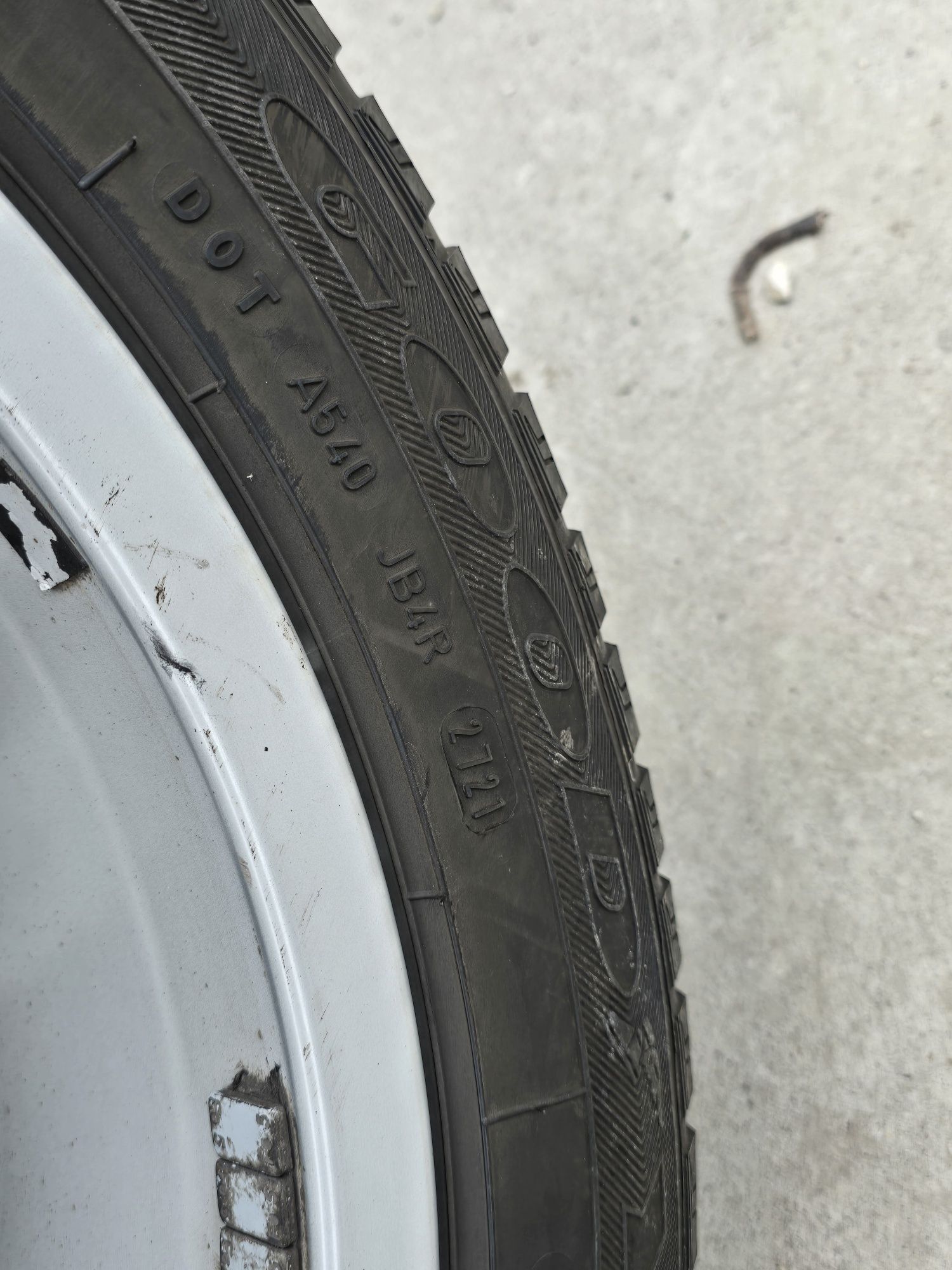 4 Броя 225/50/17 Goodyear 2x6,8mm 21dot 2x5mm 18dot