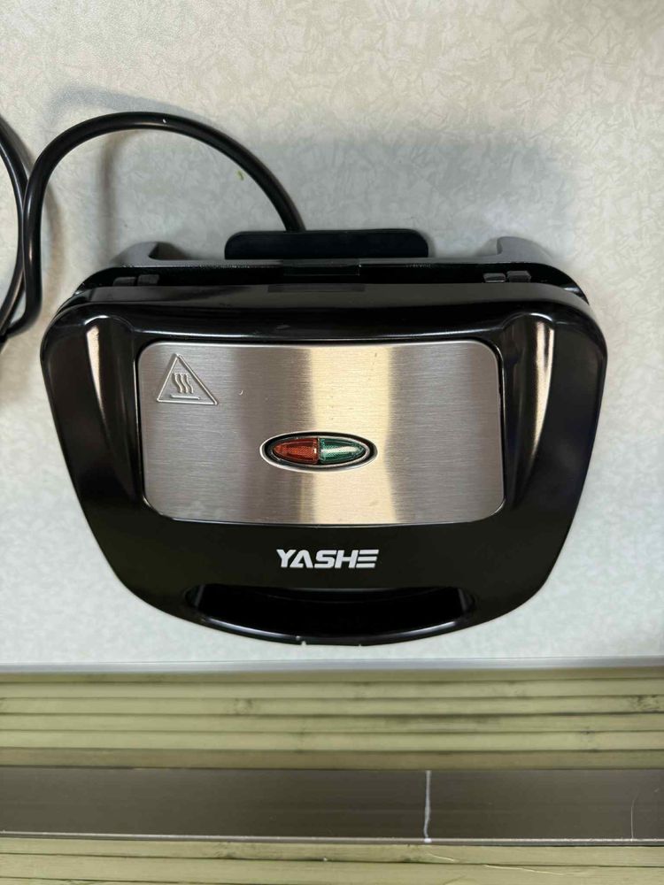 Тостер за сандвичи YASHE