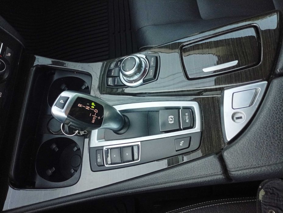 Vand Bmw 520d luxury an 2014