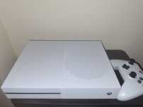 Vand Xbox one S in stare buna curatat de curand.