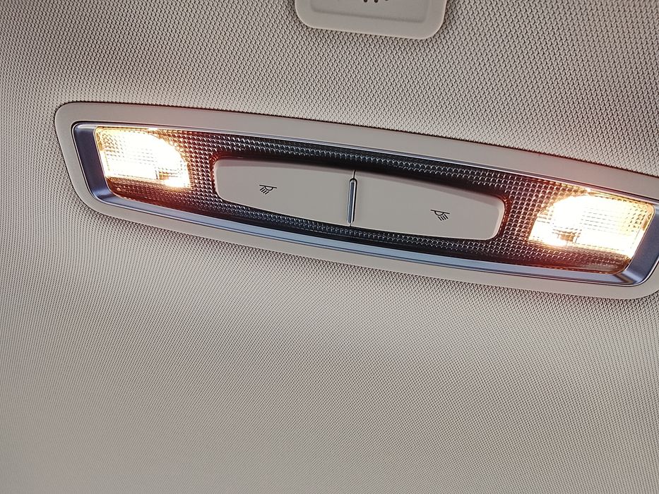 HONGQI E-QM5 рестайлинг в рассрочку либо под Яндекс такси