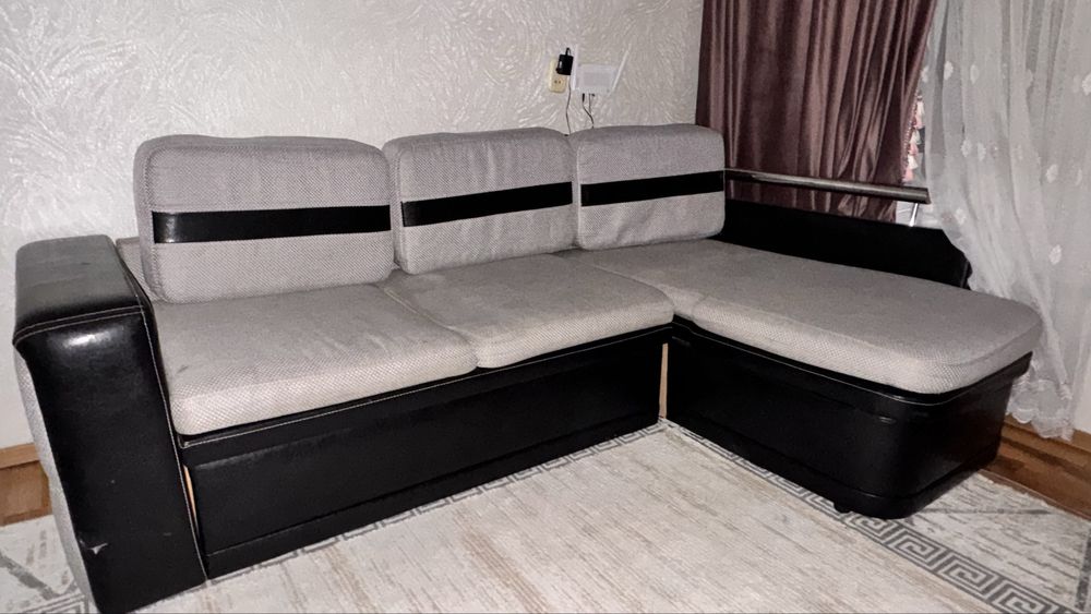 Продаю угловой раскладной диван
