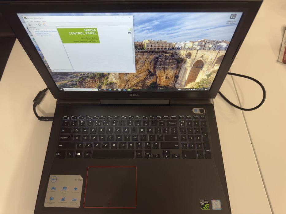 Геймърски лаптоп Dell G5 15 GTX 1050ti