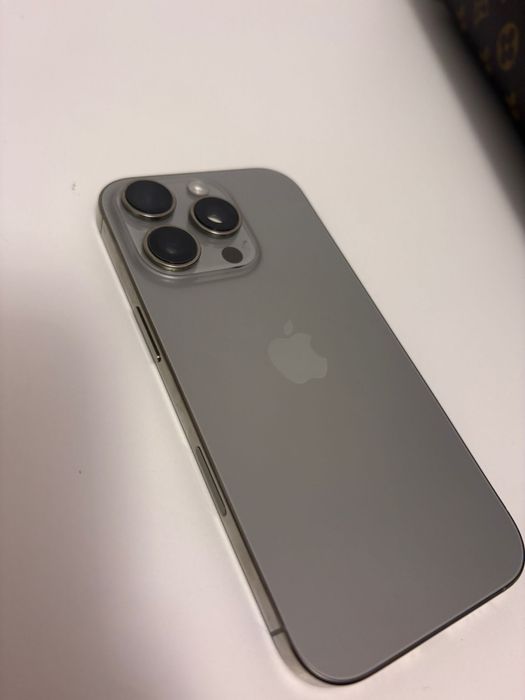 Vand/Schimb iphone 16 pro!