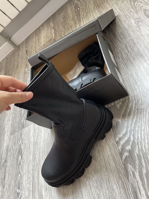 Продается ботинка