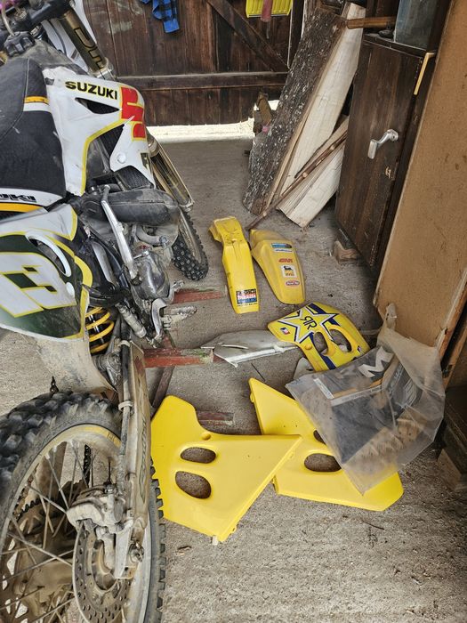 Cross suzuki rmz
