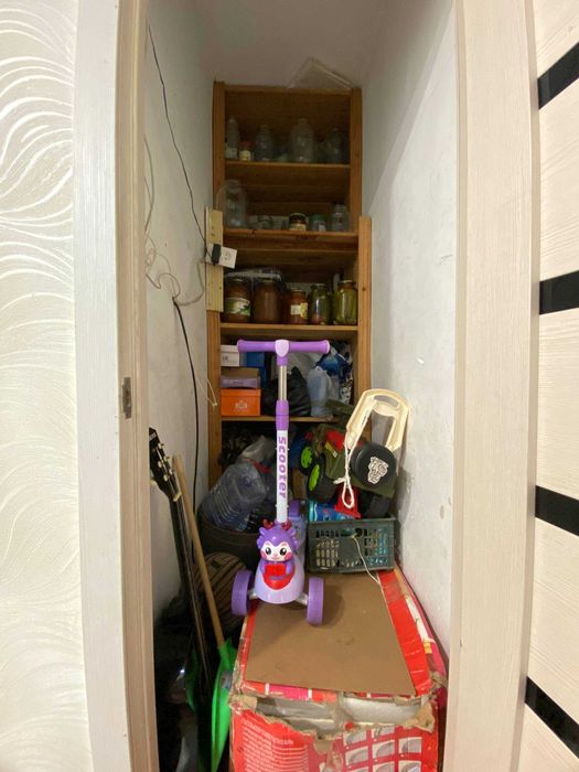 Продам 4х, УП, 8 мкр. 4 этаж