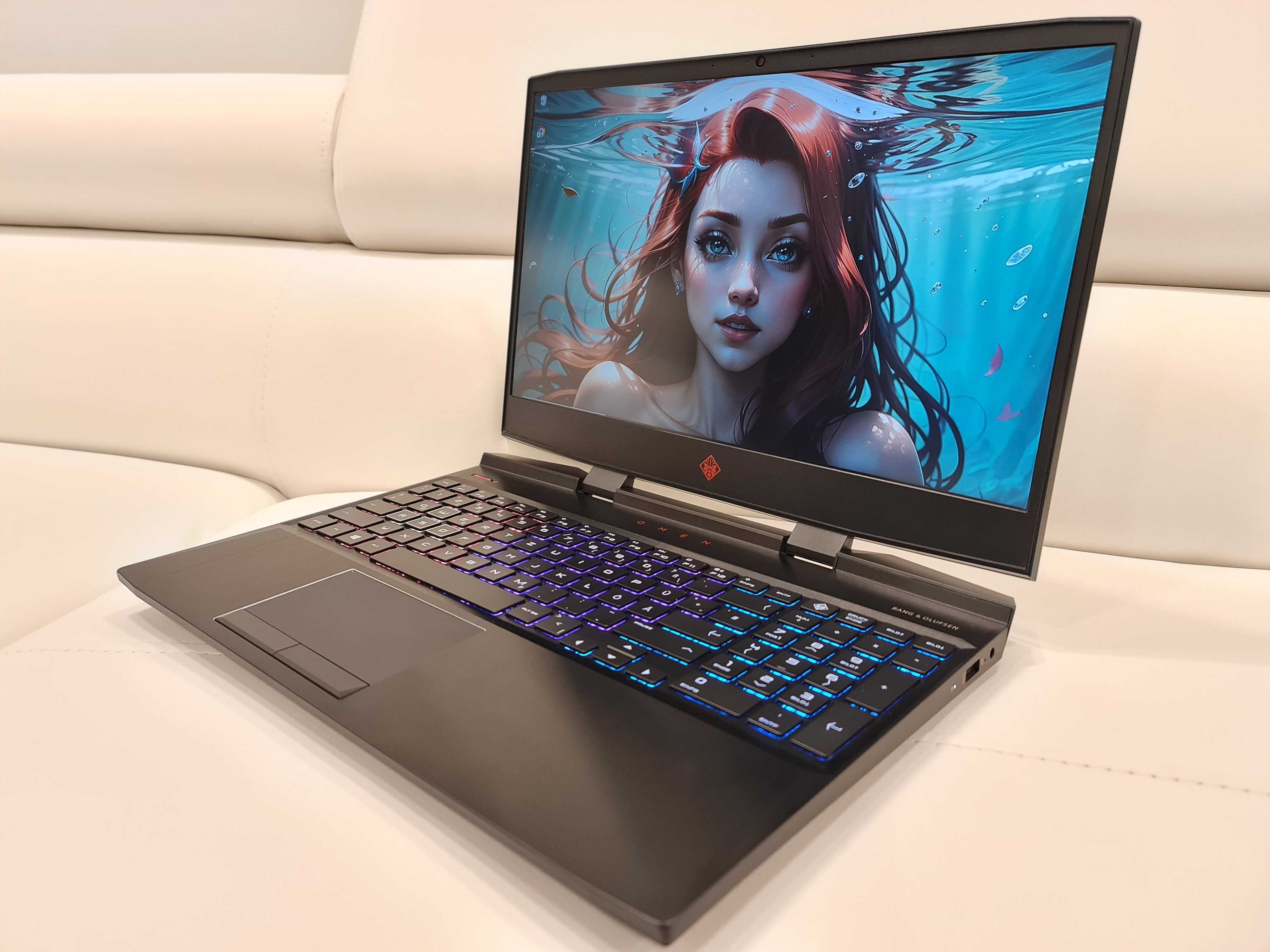 Laptop gaming nou HP OMEN, intel core- i7-8750H, video NVIDIA GTX