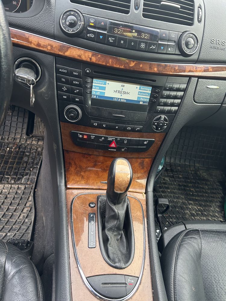 НА ЧАСТИ Mercedes E270 CDI Auto