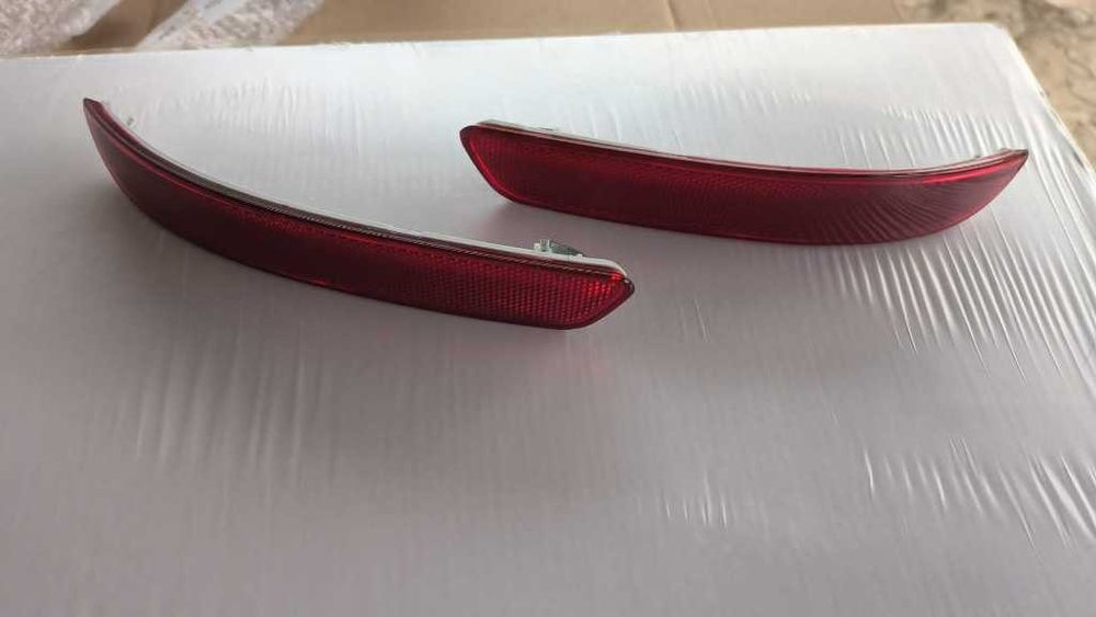 Catadioptru stanga/dreapta spate Bmw X5 E70 an 2007-2010 nou